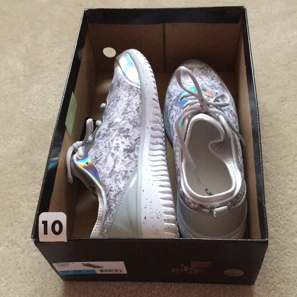 Rise Shoes - FREE SHIP IN BUNDLE - NWT Holo Print Sneakers
